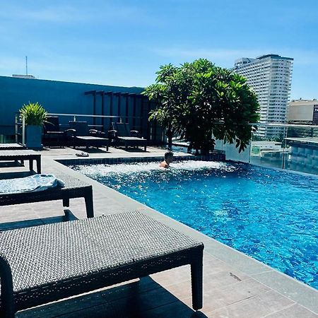The Base Inn Pattaya Eksteriør billede