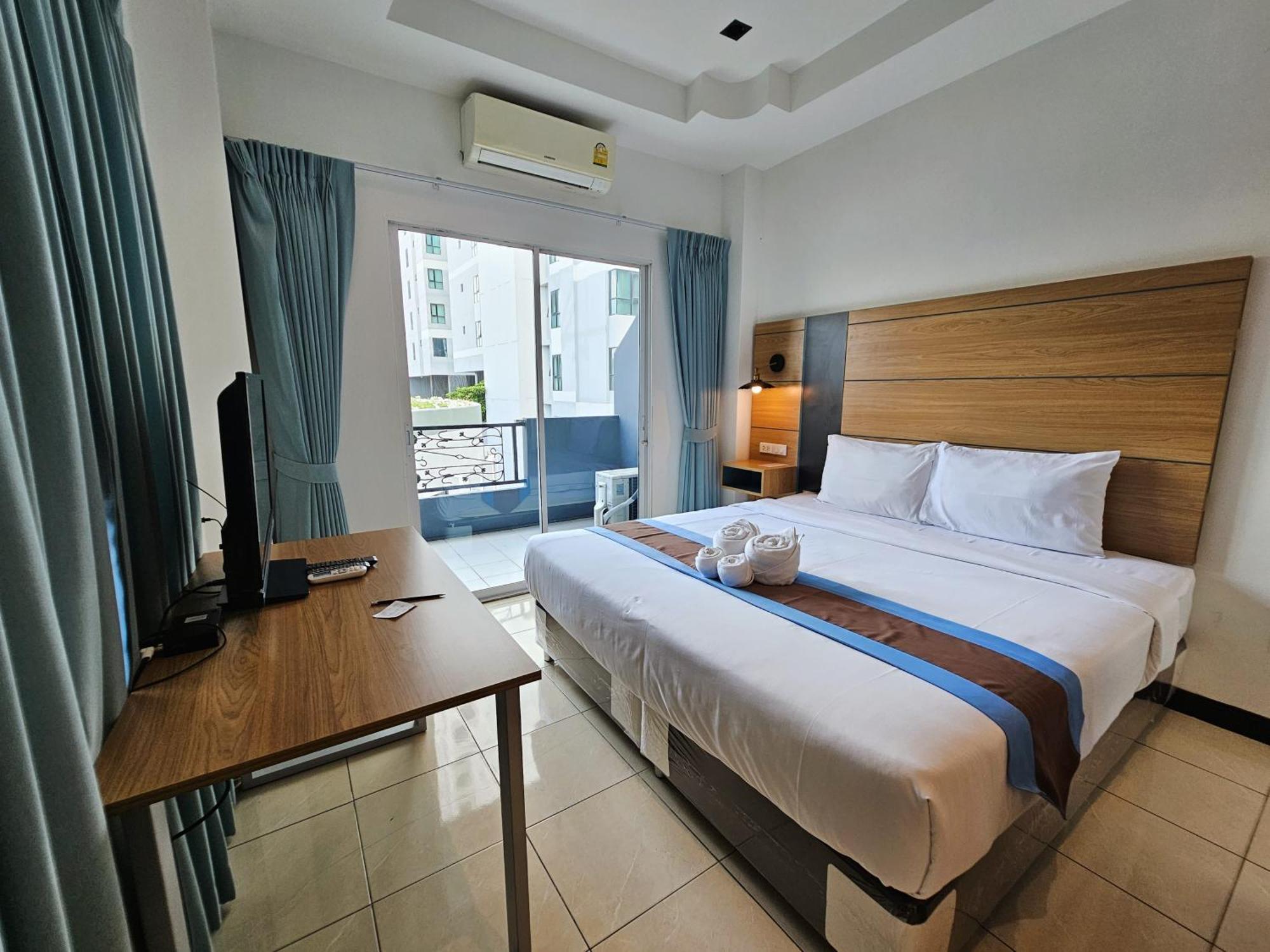 The Base Inn Pattaya Eksteriør billede